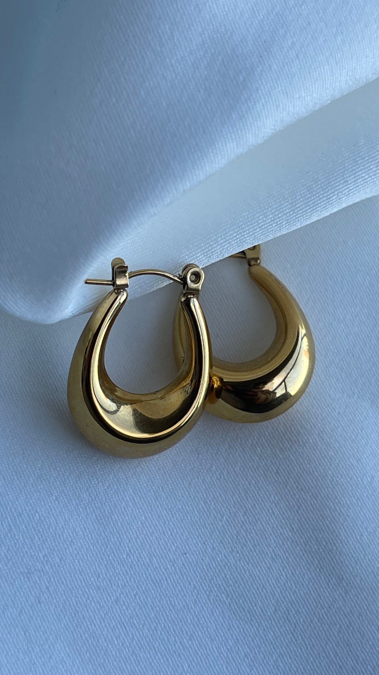 Stella Hoop Earrings